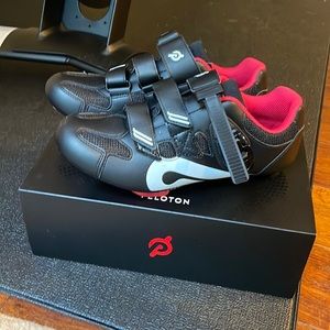 Peloton Cycling shoes, new! Size 40